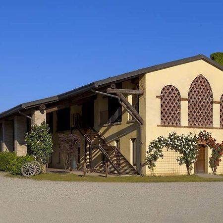 Agriturismo Cascina Marzana Hotel Pavia Exterior photo
