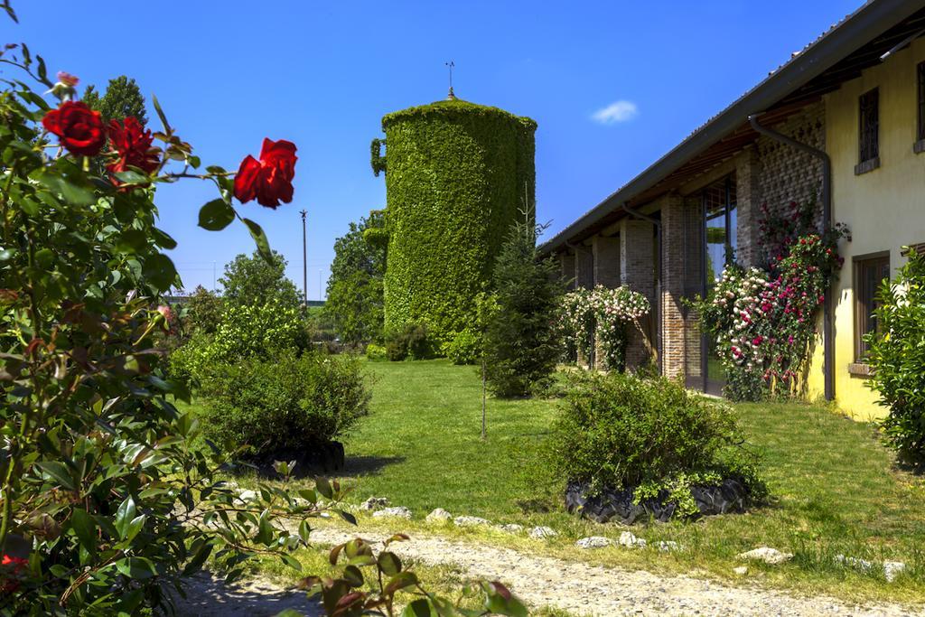 Agriturismo Cascina Marzana Hotel Pavia Exterior photo